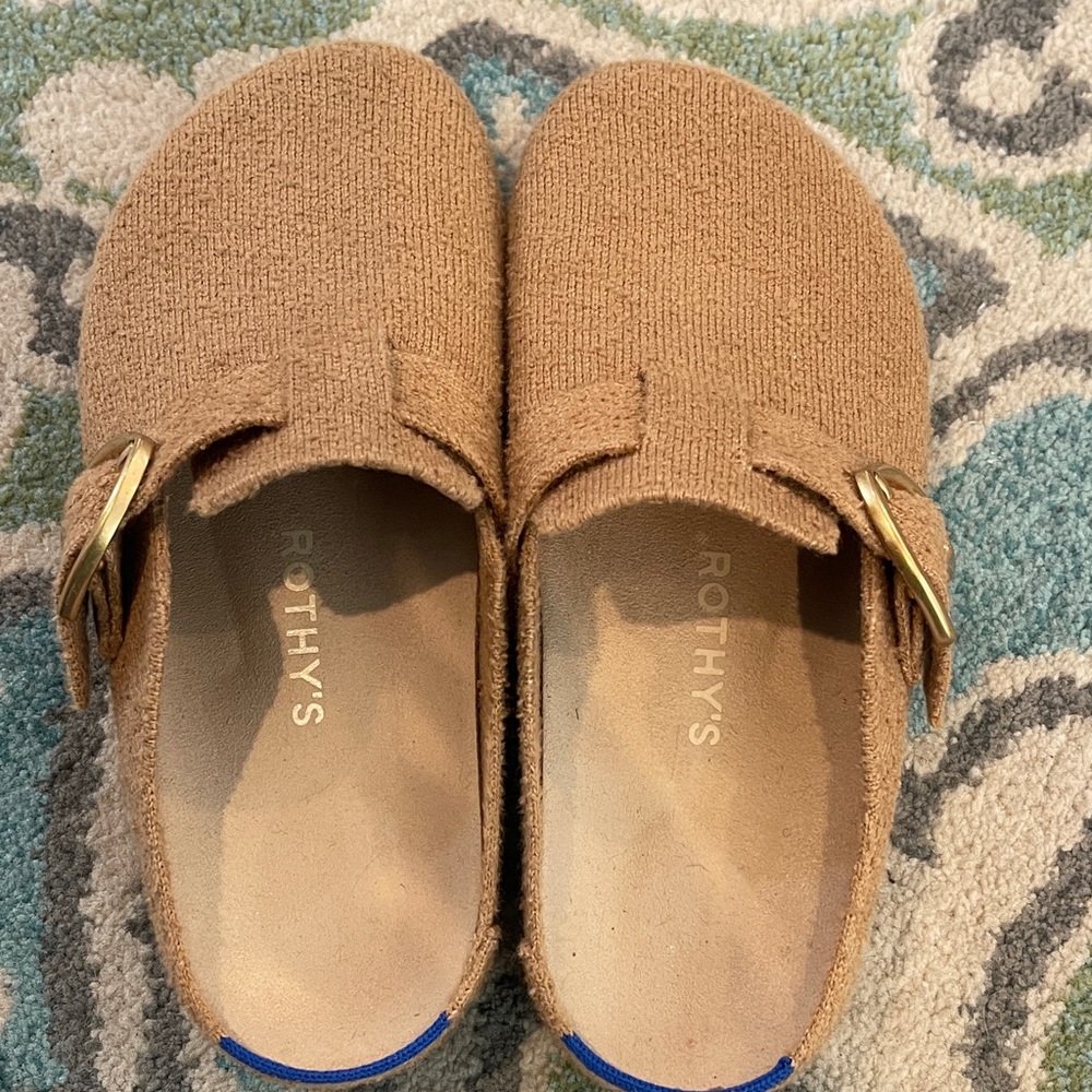 Rothy's tan boucle clogs